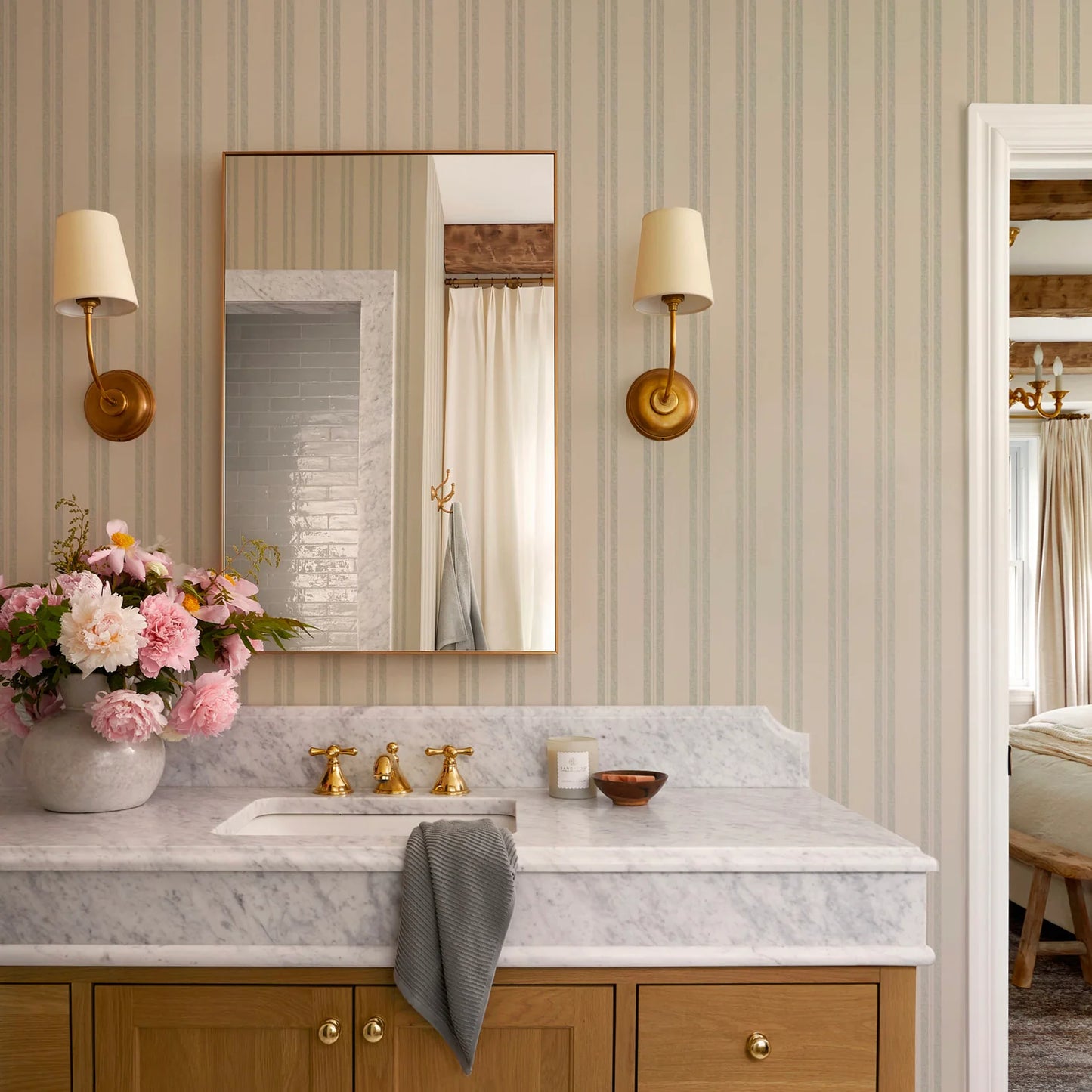 Papier Peint Mathéo Fond Beige par Maison AKB x Station D