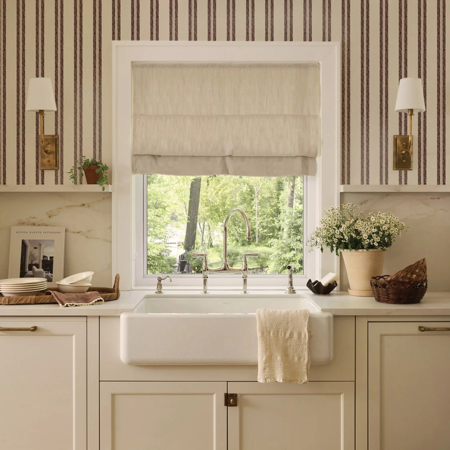 Papier Peint Mathéo Fond Pâle par Maison AKB x Station D