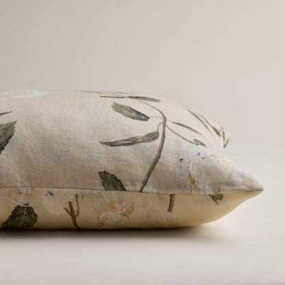 Housse Maison AKB pur lin européen Hydrangée– coussin de format 26" x 26"