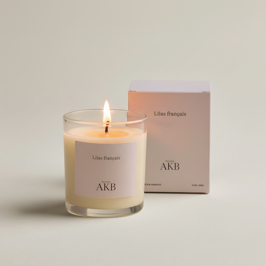Chandelle Lilas français 9oz allumée